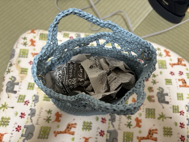 新聞紙を入れる