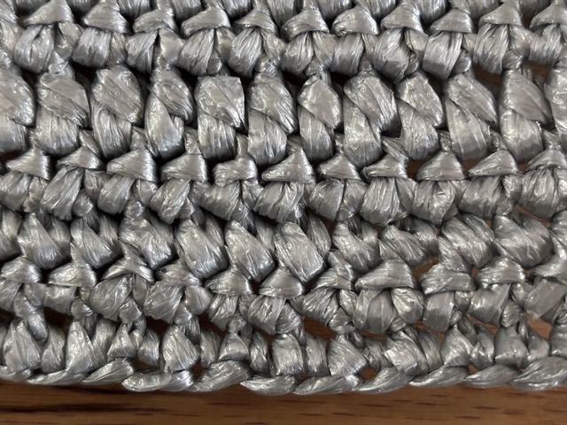 ほどいたテープ